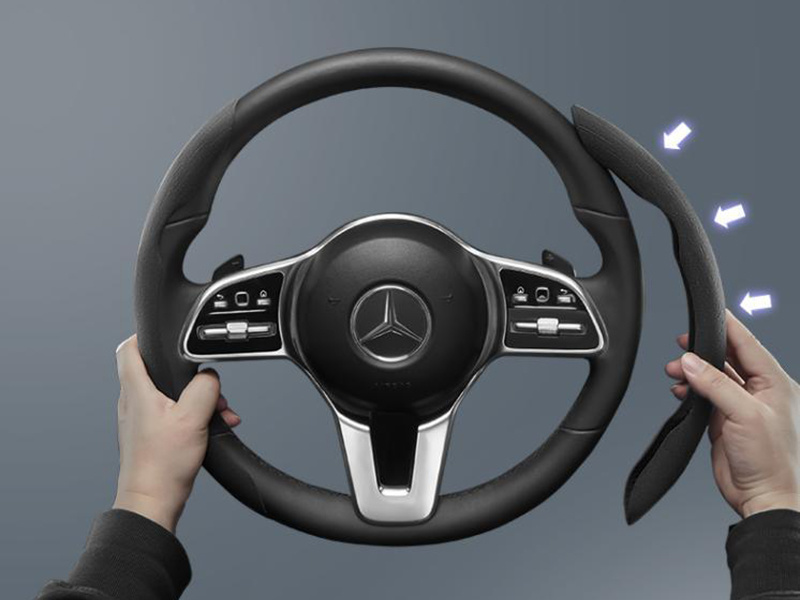 Universal steering wheel cover