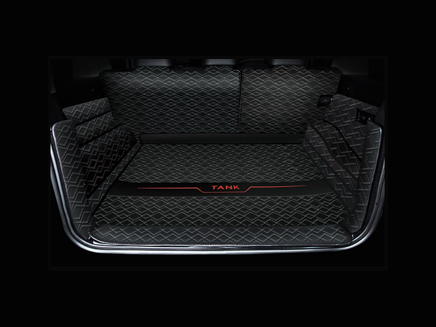 Fully surrounded trunk mat