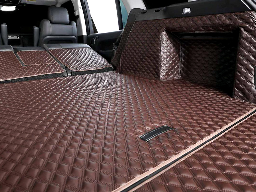 Core plastic trunk mat